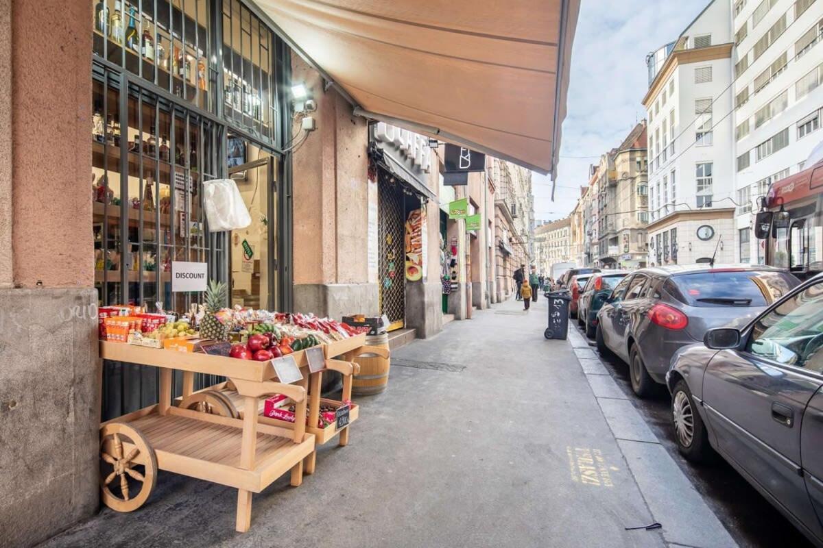 Extra Central Mini Studio - Lively Neighborhood Budapest Eksteriør billede